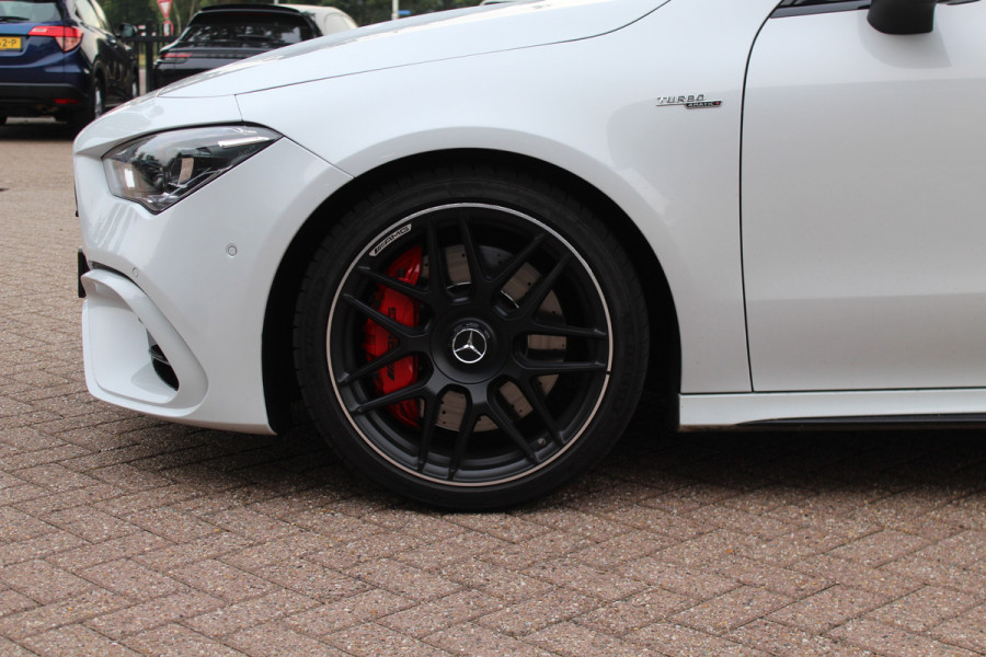 Mercedes-Benz CLA-Klasse Shooting Brake AMG 45 S 4MATIC+ Premium Plus 52.438 km! / Panoramadak / 360Camera / Sportuitlaat / Schaalstoelen / Burmester / DAB / Dodehoek / Matrix LED / Memory seats / Navigatie