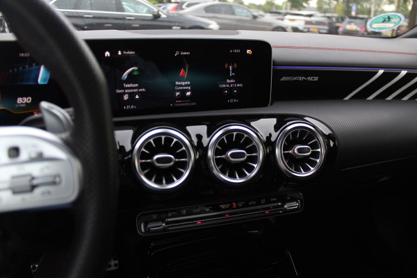 Mercedes-Benz CLA-Klasse Shooting Brake AMG 45 S 4MATIC+ Premium Plus 52.438 km! / Panoramadak / 360Camera / Sportuitlaat / Schaalstoelen / Burmester / DAB / Dodehoek / Matrix LED / Memory seats / Navigatie