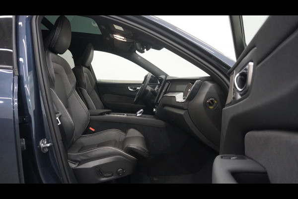 Volvo XC60 2.0 T8 Plug-in hybrid AWD BLACK EDITION (335kW/455PK) ** PANO, TREKH, ACC, HuD, 21-inch LMV ** 29k onder NP - UNFALLFREI ** ** INFORMEER OOK NAAR ONZE AANTREKKELIJKE FINANCIAL-LEASE TARIEVEN **