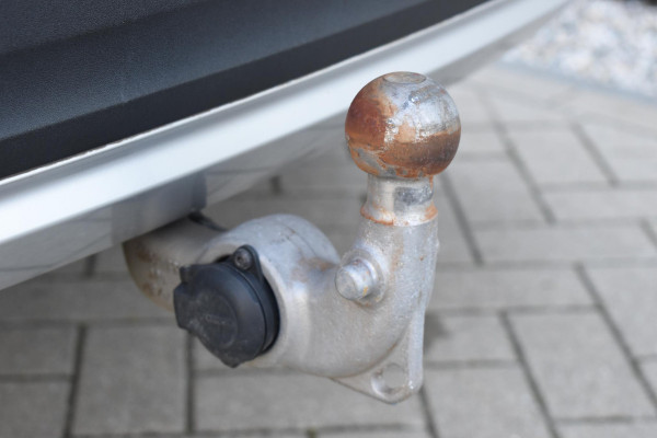 Volvo XC40 T3 163PK Inscription Automaat / Adaptive Cruise Control / Stuur- & Stoelverwarming / Elektrische achterklep / Achteruitrijcamera / Trekhaak elektrisch uitklapbaar / 19" velgen / Parkeersensoren V+A