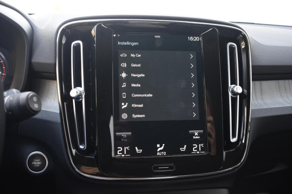 Volvo XC40 T3 163PK Inscription Automaat / Adaptive Cruise Control / Stuur- & Stoelverwarming / Elektrische achterklep / Achteruitrijcamera / Trekhaak elektrisch uitklapbaar / 19" velgen / Parkeersensoren V+A