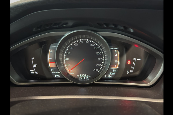 Volvo V40 Cross Country T3 Aut. Dynamic Parkeercamera Stoelverwarming 17" 152pk