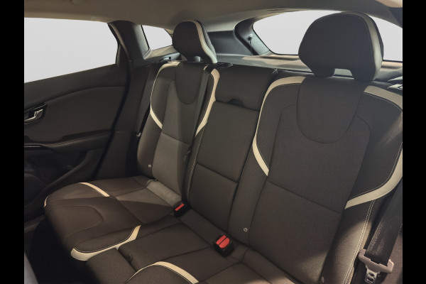 Volvo V40 Cross Country T3 Aut. Dynamic Parkeercamera Stoelverwarming 17" 152pk