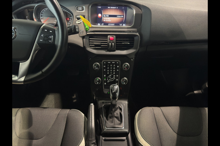 Volvo V40 Cross Country T3 Aut. Dynamic Parkeercamera Stoelverwarming 17" 152pk
