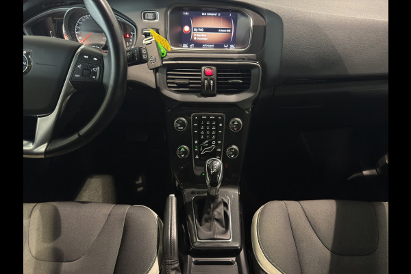 Volvo V40 Cross Country T3 Aut. Dynamic Parkeercamera Stoelverwarming 17" 152pk