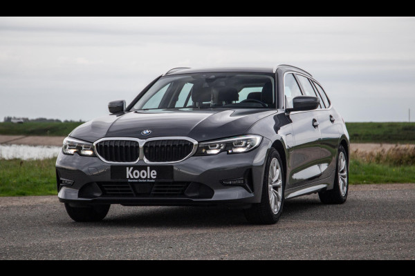 BMW 3 Serie Touring 320e LED / DEALER ONDERHOUDEN / CAMERA / CARPLAY / TREKHAAK