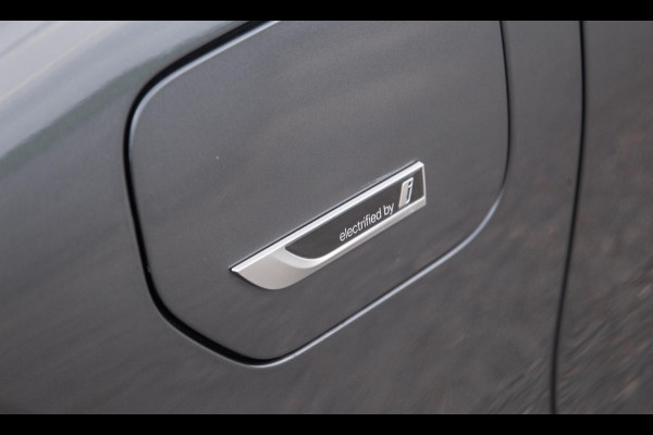 BMW 3 Serie Touring 320e LED / DEALER ONDERHOUDEN / CAMERA / CARPLAY / TREKHAAK