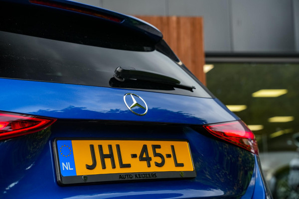Mercedes-Benz C-Klasse 300 e AMG Line Panoramadak Full Ambient Adapt. Cruise Laser LED 360Cam 19''LM