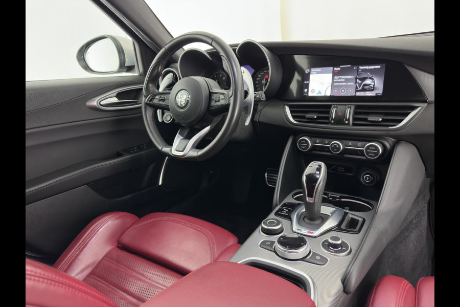 Alfa Romeo Giulia 2.0T Sprint (INCL-BTW)  Aut. *ADAPTIVE-CRUISE | LEATHER | XENON | MEMORY-PACK | HEATED-SPORTSEATS | CAMERA | NAVI-FULLMAP | DAB+ | SHIFT-PADDLES | PRIVACY-GLASS | LANE-ASSIST | BLINDSPOT | KEYLESS