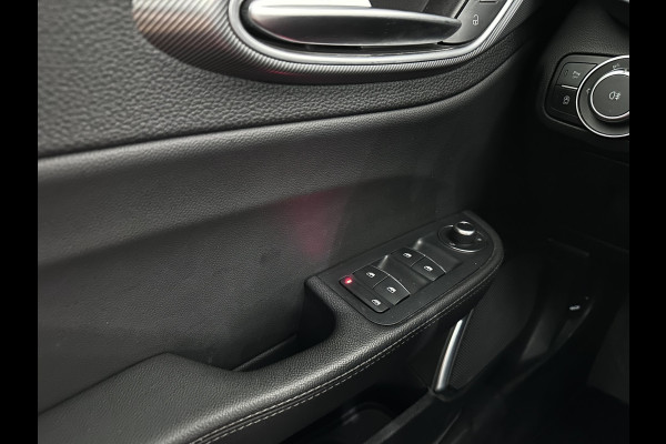 Alfa Romeo Giulia 2.0T Sprint (INCL-BTW)  Aut. *ADAPTIVE-CRUISE | LEATHER | XENON | MEMORY-PACK | HEATED-SPORTSEATS | CAMERA | NAVI-FULLMAP | DAB+ | SHIFT-PADDLES | PRIVACY-GLASS | LANE-ASSIST | BLINDSPOT | KEYLESS