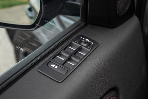 Land Rover Discovery Sport P300e 1.5 SE R-DYNAMIC / CARPLAY / LEER / DEALER ONDERHOUDEN / CAMERA