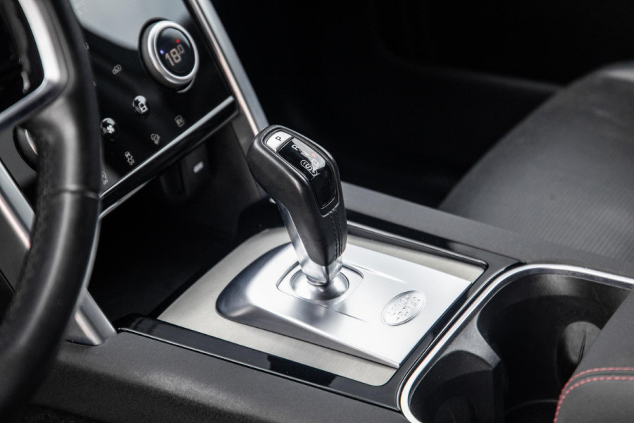 Land Rover Discovery Sport P300e 1.5 SE R-DYNAMIC / CARPLAY / LEER / DEALER ONDERHOUDEN / CAMERA