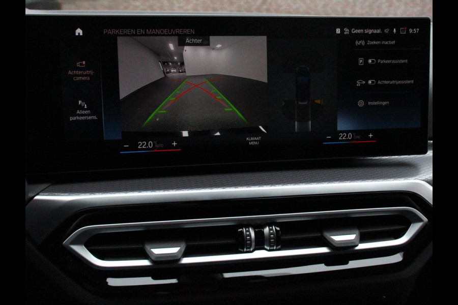 BMW 3 Serie Touring 330e M-Sport PHEV Digitale Cockpit Climate control Stoel verwarming LED Sfeer verlichting Lichtmetalen velgen Navigatie Apple carplay/ Android auto Parkeersensoren