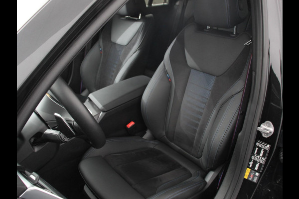 BMW 3 Serie Touring 330e M-Sport PHEV Digitale Cockpit Climate control Stoel verwarming LED Sfeer verlichting Lichtmetalen velgen Navigatie Apple carplay/ Android auto Parkeersensoren