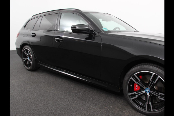 BMW 3 Serie Touring 330e M-Sport PHEV Digitale Cockpit Climate control Stoel verwarming LED Sfeer verlichting Lichtmetalen velgen Navigatie Apple carplay/ Android auto Parkeersensoren