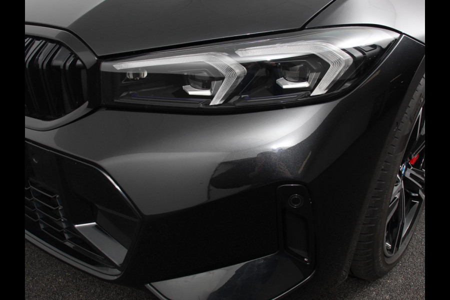 BMW 3 Serie Touring 330e M-Sport PHEV Digitale Cockpit Climate control Stoel verwarming LED Sfeer verlichting Lichtmetalen velgen Navigatie Apple carplay/ Android auto Parkeersensoren