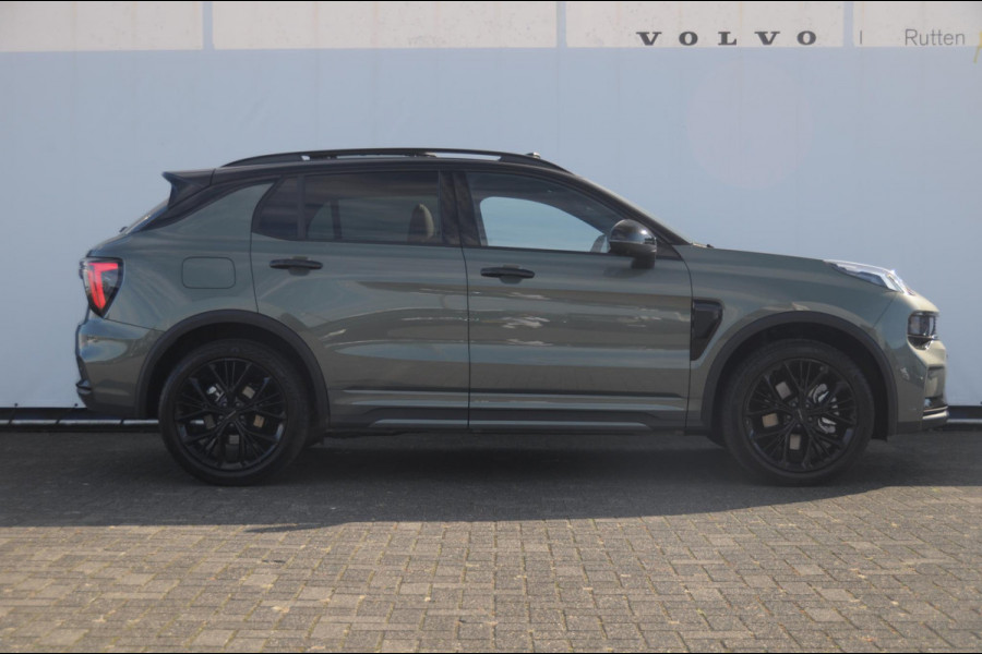 Lynk & Co 01 276PK Automaat More / Adaptive cruise control / Leren bekleding / Elektrisch verstelbare stoelen / Schuif- kanteldak / Stoel- en stuurverwarming / Parkeersensoren V+A / 360 Graden Camera / Elektrische achterklep / 20" lichtmetalen velgen