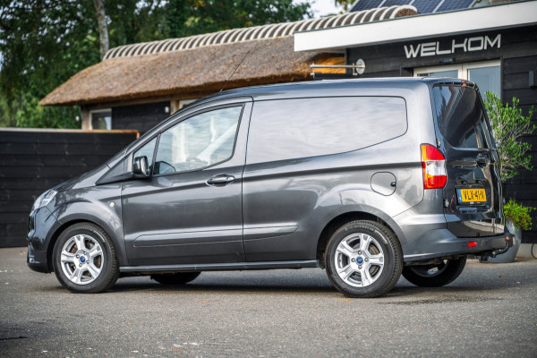 Ford Transit Courier 1.5 TDCI Limited Trekhaak I LM Velgen I Parkeersensoren I CarPlay I Android I Climate I Cruise I NAP