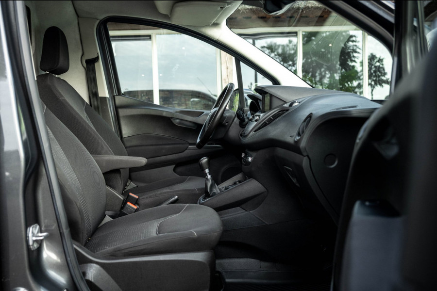 Ford Transit Courier 1.5 TDCI Limited Trekhaak I LM Velgen I Parkeersensoren I CarPlay I Android I Climate I Cruise I NAP