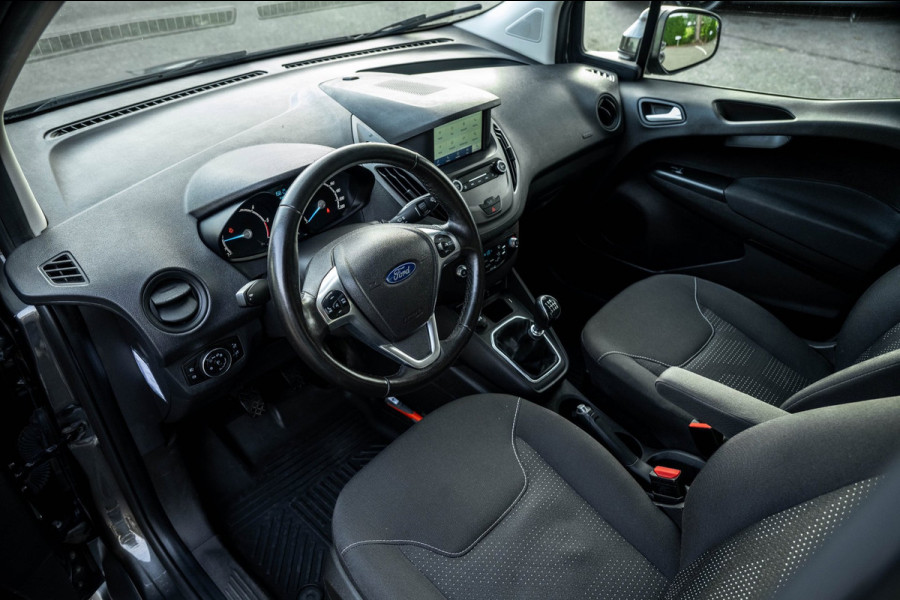 Ford Transit Courier 1.5 TDCI Limited Trekhaak I LM Velgen I Parkeersensoren I CarPlay I Android I Climate I Cruise I NAP