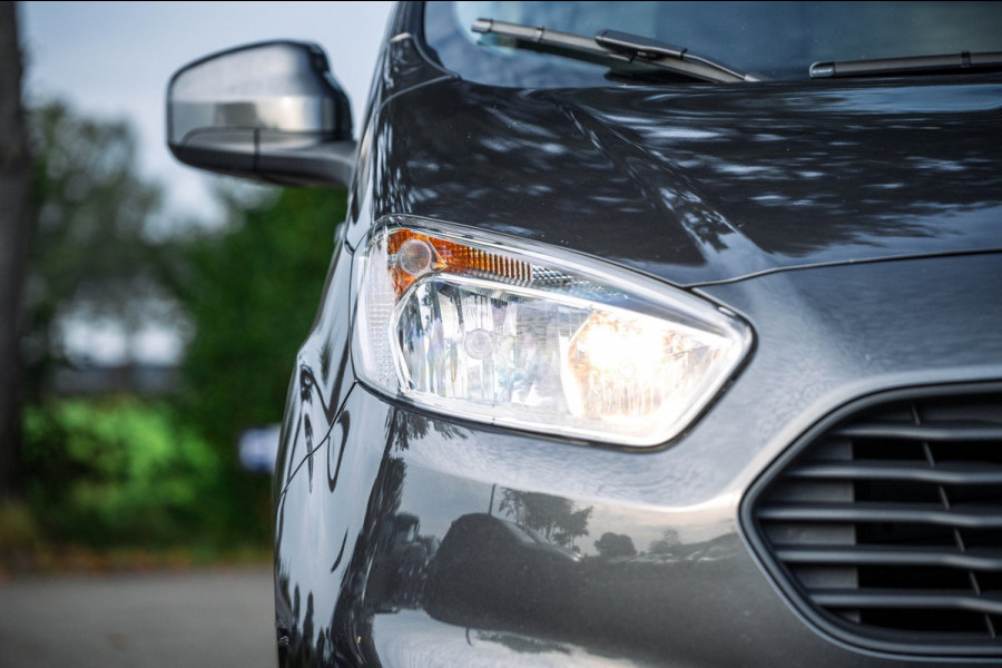 Ford Transit Courier 1.5 TDCI Limited Trekhaak I LM Velgen I Parkeersensoren I CarPlay I Android I Climate I Cruise I NAP