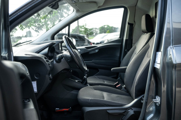 Ford Transit Courier 1.5 TDCI Limited Trekhaak I LM Velgen I Parkeersensoren I CarPlay I Android I Climate I Cruise I NAP