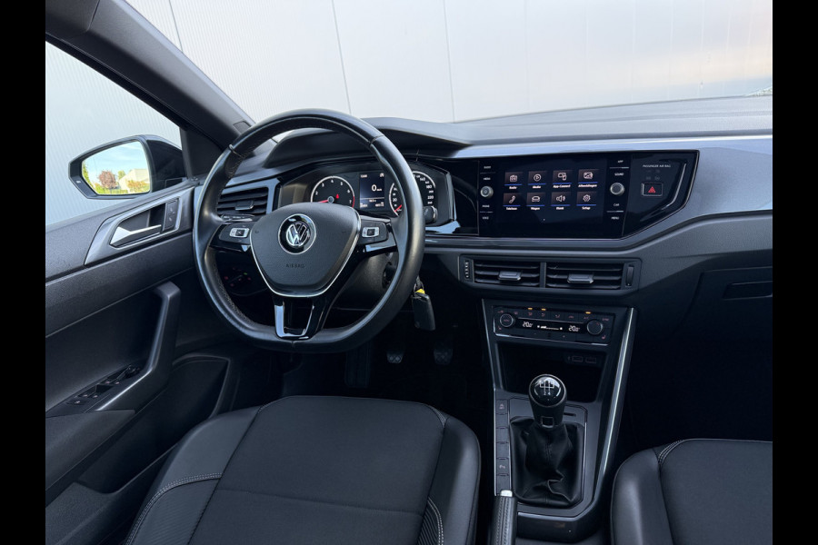 Volkswagen Polo 1.0 81pk Highline | Pano dak | Half leder | Full LED