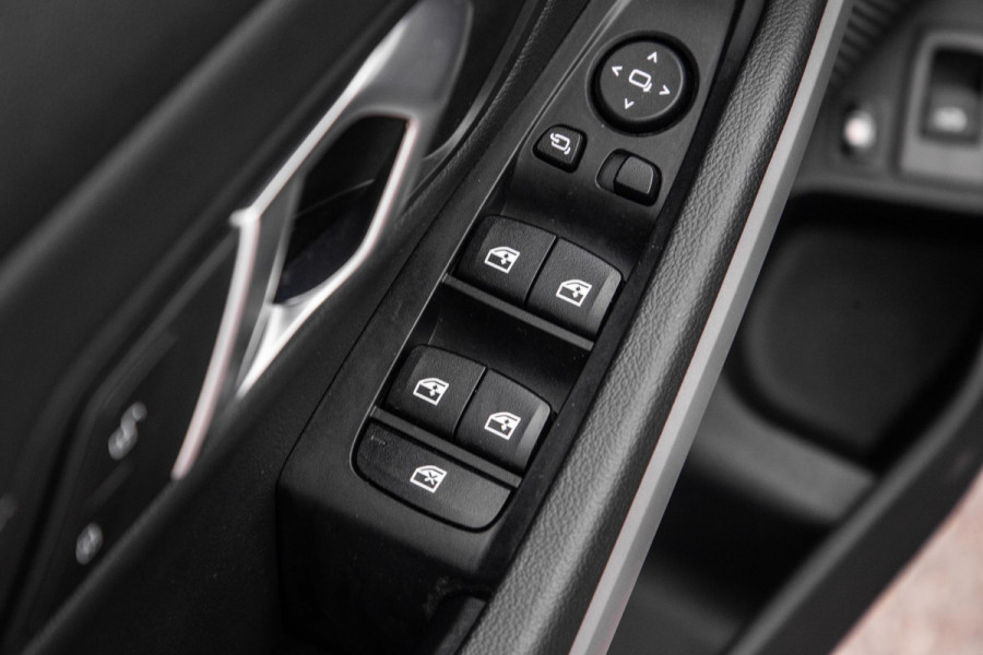 BMW 3 Serie Touring 320e LED / DEALER ONDERHOUDEN / CAMERA / CARPLAY / TREKHAAK