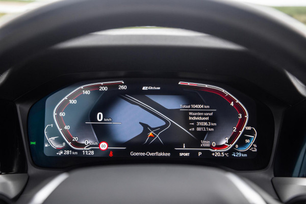 BMW 3 Serie Touring 320e LED / DEALER ONDERHOUDEN / CAMERA / CARPLAY / TREKHAAK