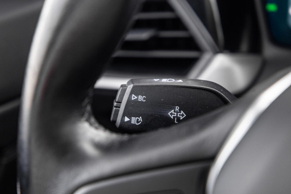 BMW 3 Serie Touring 320e LED / DEALER ONDERHOUDEN / CAMERA / CARPLAY / TREKHAAK
