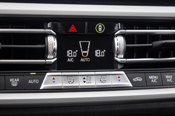 BMW 3 Serie Touring 320e LED / DEALER ONDERHOUDEN / CAMERA / CARPLAY / TREKHAAK