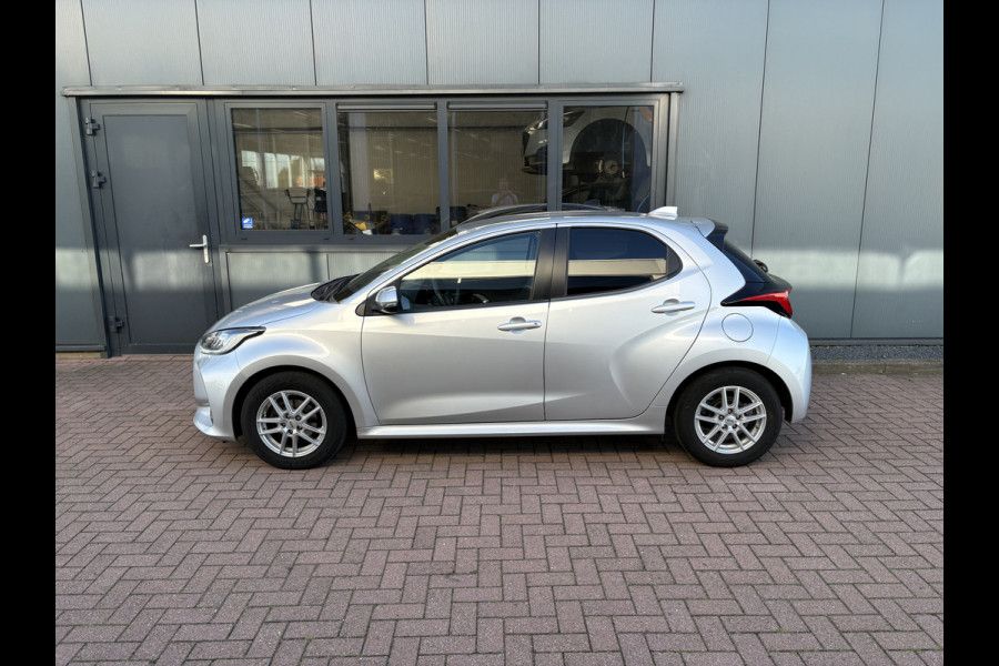 Toyota Yaris 1.5 VVT-i 125pk Business Plus LED/HUD/KEYLESS/CAMERA/WINTERPACK/ADAPT.CRUISE