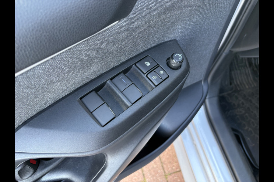 Toyota Yaris 1.5 VVT-i 125pk Business Plus LED/HUD/KEYLESS/CAMERA/WINTERPACK/ADAPT.CRUISE