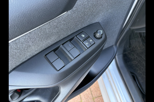 Toyota Yaris 1.5 VVT-i 125pk Business Plus LED/HUD/KEYLESS/CAMERA/WINTERPACK/ADAPT.CRUISE