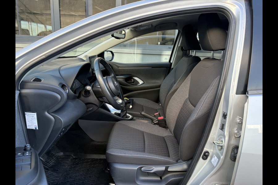 Toyota Yaris 1.5 VVT-i 125pk Business Plus LED/HUD/KEYLESS/CAMERA/WINTERPACK/ADAPT.CRUISE