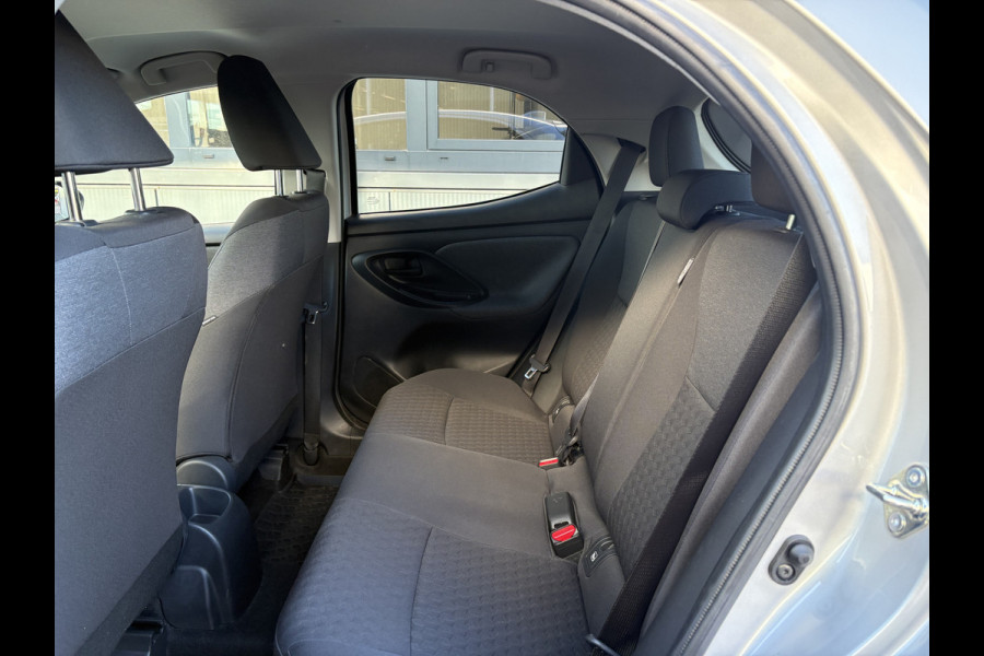 Toyota Yaris 1.5 VVT-i 125pk Business Plus LED/HUD/KEYLESS/CAMERA/WINTERPACK/ADAPT.CRUISE
