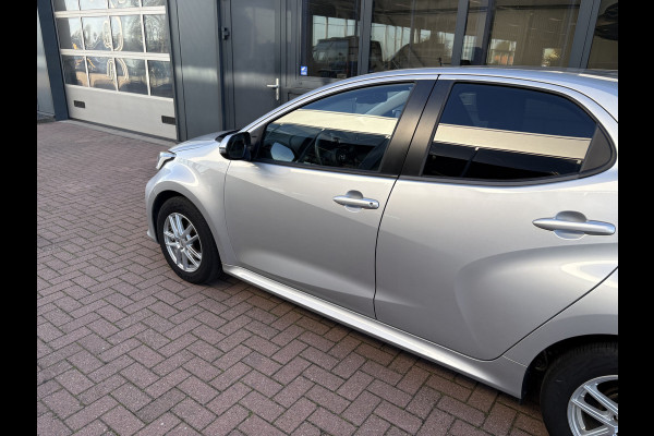 Toyota Yaris 1.5 VVT-i 125pk Business Plus LED/HUD/KEYLESS/CAMERA/WINTERPACK/ADAPT.CRUISE