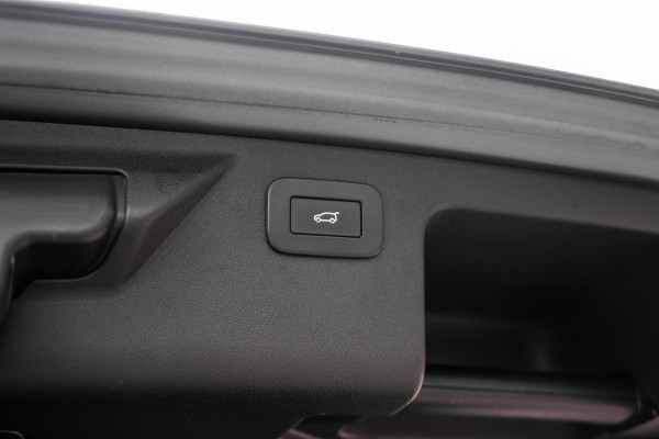 Land Rover Discovery Sport P300e 1.5 SE R-DYNAMIC / CARPLAY / LEER / DEALER ONDERHOUDEN / CAMERA