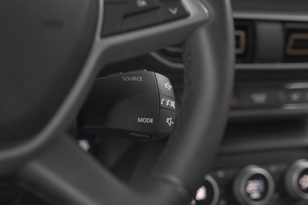 Dacia Jogger TCe 110 Extreme | 7 Zitplaatsen | Camera | Dodehoekdetectie | Stoelverwarming | Apple Carplay