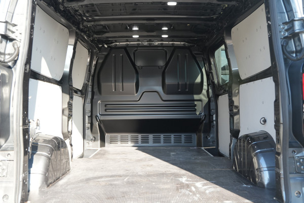 Ford Transit Custom 320 2.5 PHEV L2H1 Trend 232pk - 2x Schuif - Trekhaak - Blindspot - ACC - Stoel/Stuurverwarming - Sidesteps - Rijklaar