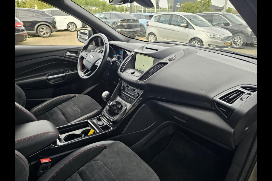 Ford Kuga 1.5 EcoBoost ST Line 150 pk | Trekhaak | 1800 kg trekvermogen | Alcantara leder | Xenon | Camera | PDC v+a | Winterpack | Netjes onderhouden etc.