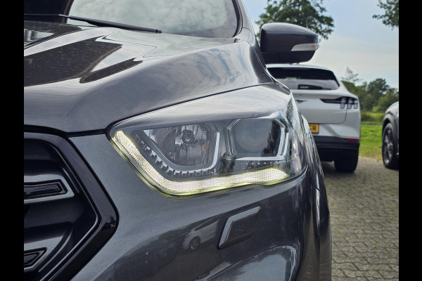 Ford Kuga 1.5 EcoBoost ST Line 150 pk | Trekhaak | 1800 kg trekvermogen | Alcantara leder | Xenon | Camera | PDC v+a | Winterpack | Netjes onderhouden etc.