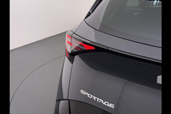 Kia Sportage 1.6 T-GDi Hybrid DynamicLine PHEV NIEUWE AUTO! | 10jr FABR. GARANTIE KIA | ELECTR. ACHTERKLEP | DODEHOEK CENSOR | ELECTR. STOELEN | STOEL en STUURWIELVERWARMING