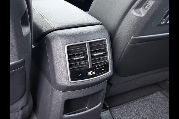 Kia Sportage 1.6 T-GDi Hybrid DynamicLine PHEV NIEUWE AUTO! | 10jr FABR. GARANTIE KIA | ELECTR. ACHTERKLEP | DODEHOEK CENSOR | ELECTR. STOELEN | STOEL en STUURWIELVERWARMING