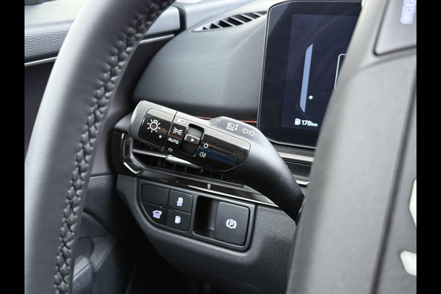 Kia Sportage 1.6 T-GDi Hybrid DynamicLine PHEV NIEUWE AUTO! | 10jr FABR. GARANTIE KIA | ELECTR. ACHTERKLEP | DODEHOEK CENSOR | ELECTR. STOELEN | STOEL en STUURWIELVERWARMING