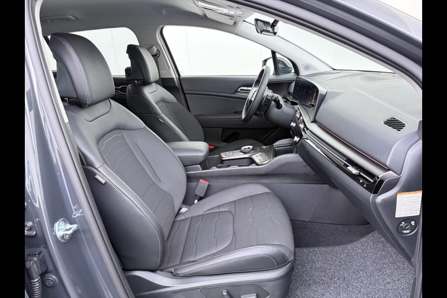Kia Sportage 1.6 T-GDi Hybrid DynamicLine PHEV NIEUWE AUTO! | 10jr FABR. GARANTIE KIA | ELECTR. ACHTERKLEP | DODEHOEK CENSOR | ELECTR. STOELEN | STOEL en STUURWIELVERWARMING