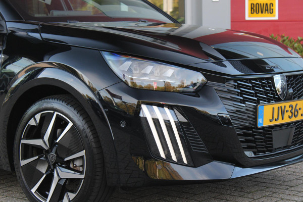 Peugeot 208 1.2 Hybrid 145PK AUTOMAAT GT PACK | ELEKTRISCH BEDIENBARE BESTUURDERSSTOEL MET MASSAGE FUNCTIE | ALCANTARA BEKLEDING | STOEL VERWARMING | CRUISE CONTROL | DAB+ RADIO | APPLE CARPLAY/ANDROID AUTO | FULL LED KOPLAMPEN | KEYLESS ENTRY/START | 17" LICHTMETALEN VELGEN | CLIMATE CONTROL | PARKEERSENSOREN VOOR + ACHTER | ACHTERUITRIJ CAMERA | SFEERVERLICHTING |