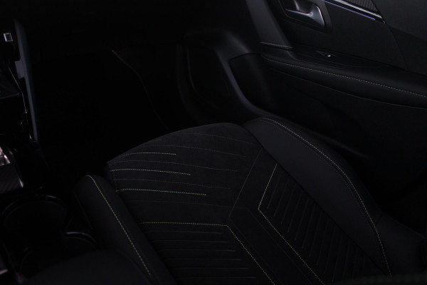 Peugeot 208 1.2 Hybrid 145PK AUTOMAAT GT PACK | ELEKTRISCH BEDIENBARE BESTUURDERSSTOEL MET MASSAGE FUNCTIE | ALCANTARA BEKLEDING | STOEL VERWARMING | CRUISE CONTROL | DAB+ RADIO | APPLE CARPLAY/ANDROID AUTO | FULL LED KOPLAMPEN | KEYLESS ENTRY/START | 17" LICHTMETALEN VELGEN | CLIMATE CONTROL | PARKEERSENSOREN VOOR + ACHTER | ACHTERUITRIJ CAMERA | SFEERVERLICHTING |