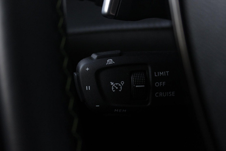 Peugeot 208 1.2 Hybrid 145PK AUTOMAAT GT PACK | ELEKTRISCH BEDIENBARE BESTUURDERSSTOEL MET MASSAGE FUNCTIE | ALCANTARA BEKLEDING | STOEL VERWARMING | CRUISE CONTROL | DAB+ RADIO | APPLE CARPLAY/ANDROID AUTO | FULL LED KOPLAMPEN | KEYLESS ENTRY/START | 17" LICHTMETALEN VELGEN | CLIMATE CONTROL | PARKEERSENSOREN VOOR + ACHTER | ACHTERUITRIJ CAMERA | SFEERVERLICHTING |
