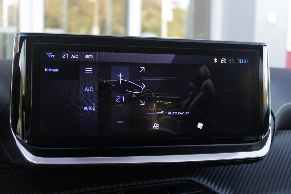 Peugeot 208 1.2 Hybrid 145PK AUTOMAAT GT PACK | ELEKTRISCH BEDIENBARE BESTUURDERSSTOEL MET MASSAGE FUNCTIE | ALCANTARA BEKLEDING | STOEL VERWARMING | CRUISE CONTROL | DAB+ RADIO | APPLE CARPLAY/ANDROID AUTO | FULL LED KOPLAMPEN | KEYLESS ENTRY/START | 17" LICHTMETALEN VELGEN | CLIMATE CONTROL | PARKEERSENSOREN VOOR + ACHTER | ACHTERUITRIJ CAMERA | SFEERVERLICHTING |
